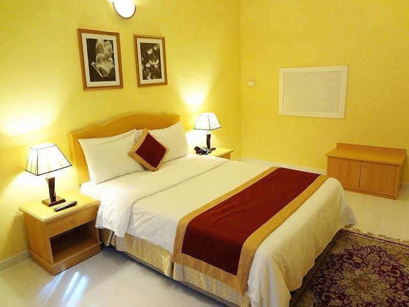 Welcome Hotel Apartments 1 Дубай Екстериор снимка